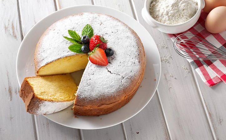 Bizcocho de limón: trucos para bordar el dulce que más se cocina en casa 7 Merca2.es desmoldar bizcocho