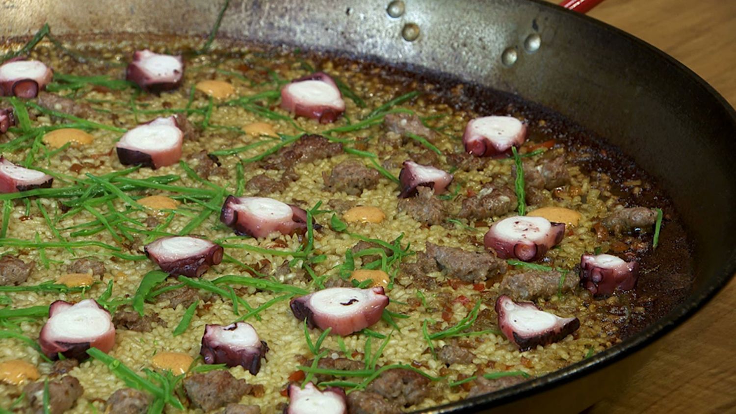 paella de pulpo y butifarra