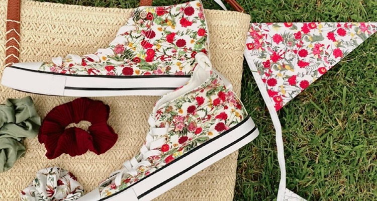 Zapatillas flores blancas Primark