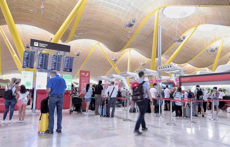 IATA respalda la rebaja de tarifas propuesta por la CNMC a Aena