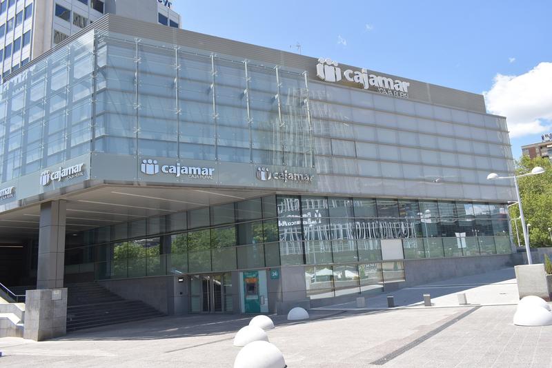 Cajamar vende a Cerberus una cartera inmobiliaria de 500 millones