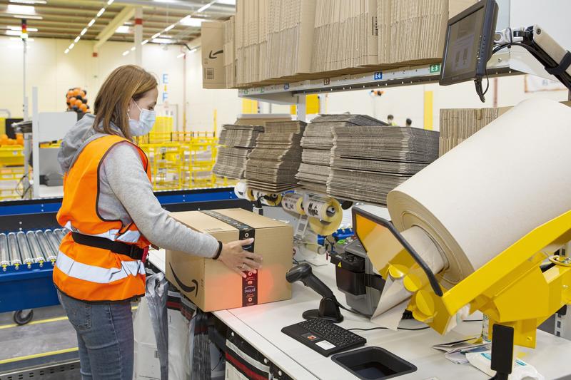 Amazon creará más de 60 empleos con la apertura en noviembre de su primera estación logística en Valladolid