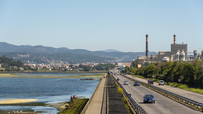 Ence se desploma en Bolsa, lastrada por la sentencia de la biofábrica de Pontevedra