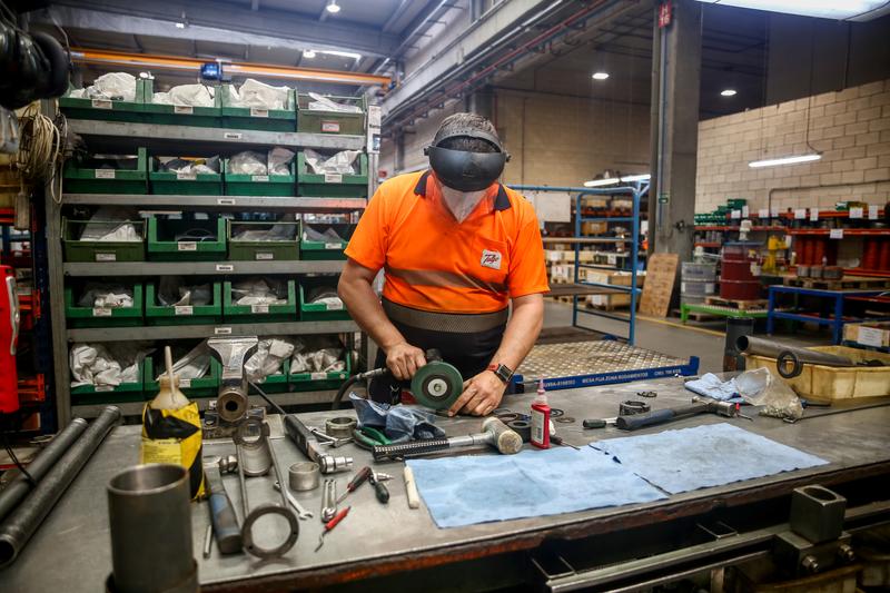 Los precios de exportaciones industriales se disparan un 8,9% en junio, su mayor alza desde 2006