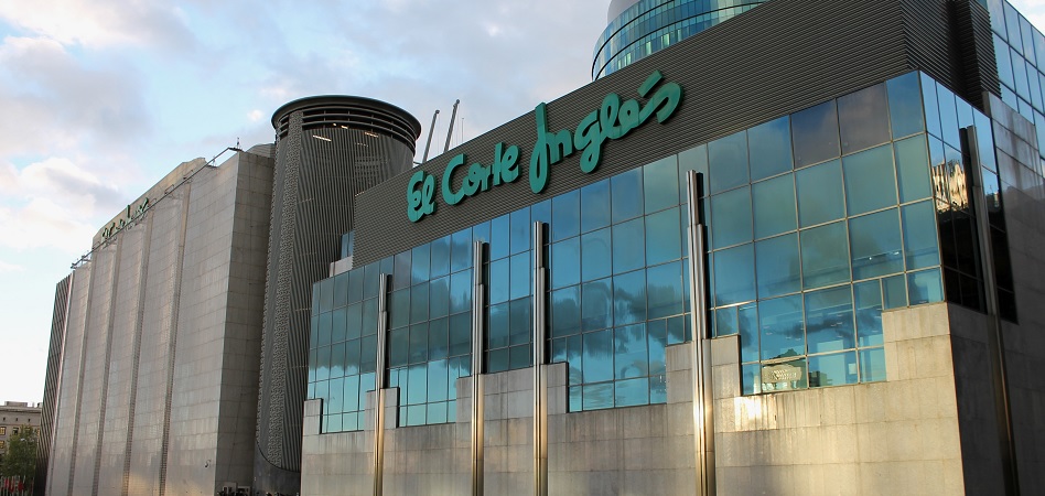 Bolsos de El Corte Inglés en rebajas para tus días de playa o piscina