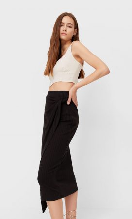 Falda midi nudo