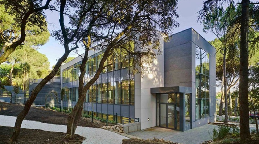 El Liceo Europeo pierde su esplendor: el último entre la élite