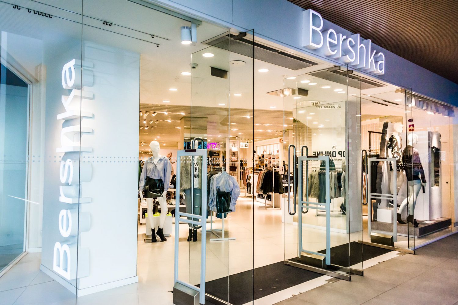 Camisetas y tops de Bershka con mucho estilo por menos de ocho euros