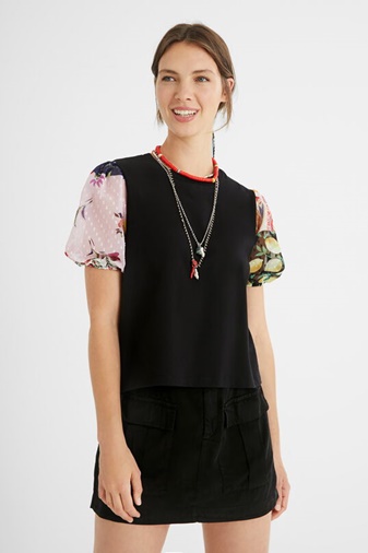 Camiseta Desigual básica abullonadas