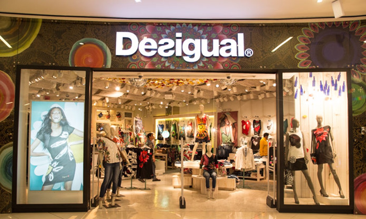 Pasa de lo básico y apuesta por una de estas ocho camisetas de Desigual
