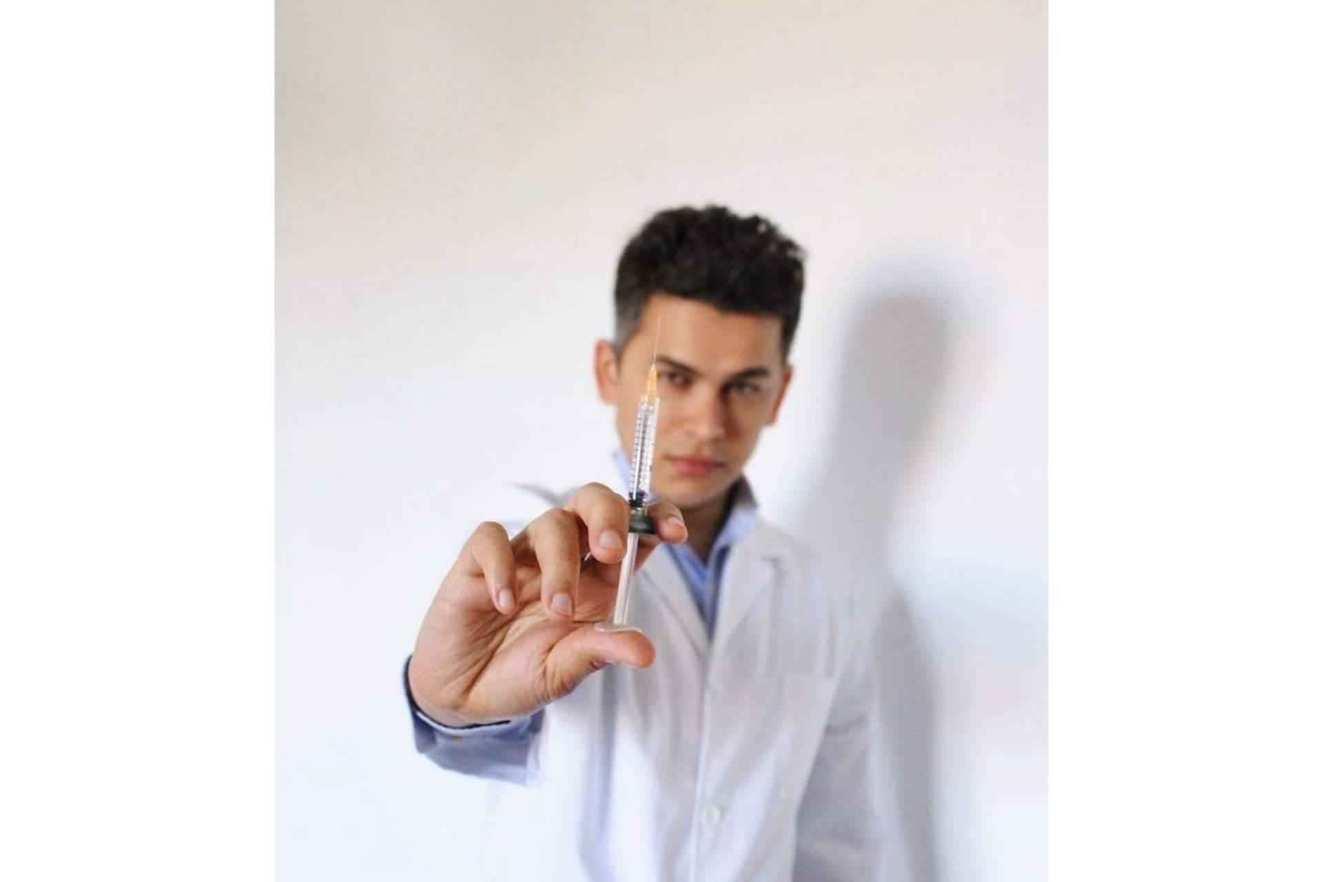 Tratamiento de ácido hialurónico con el Dr. Castellar