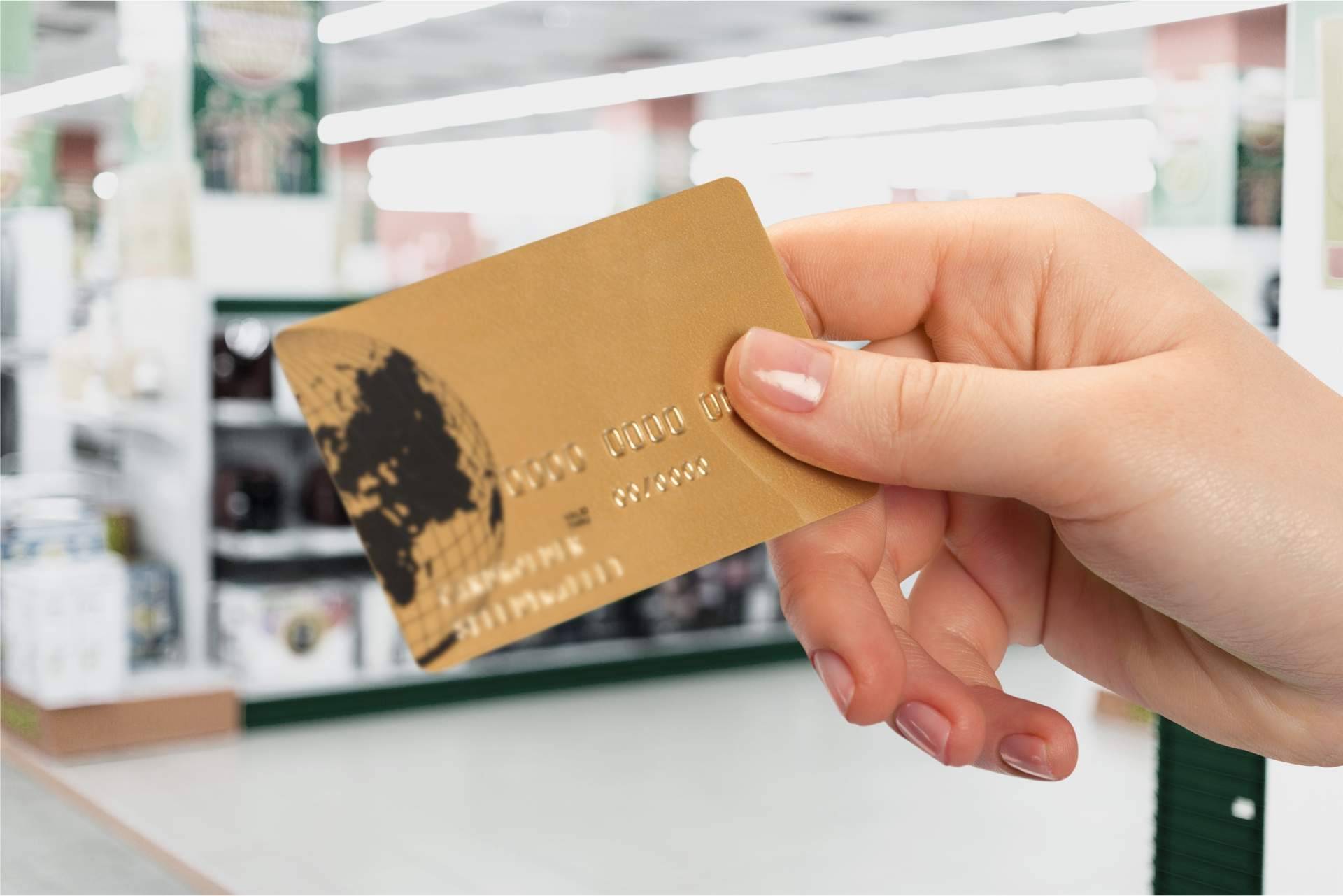 cancelar tarjetas de crédito cuando existen cláusulas abusivas