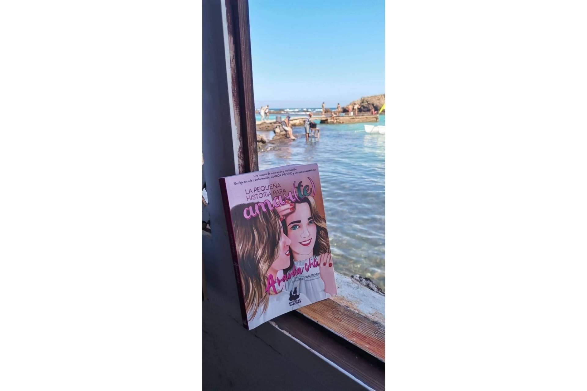 El libro sobre el amor propio, la autoestima y el empoderamiento de la influencer Amanda Chic