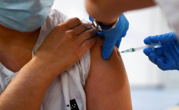 Pfizer: la fecha para recibir la tercera dosis de la vacuna