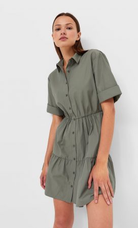Simple, pero elegante: el vestido camisero de Stradivarius por 17,99 euros 32 Merca2.es vestido stradivarius