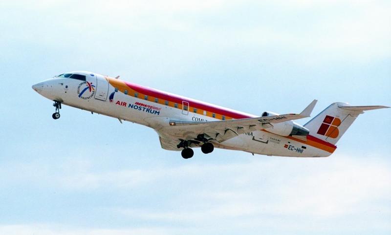 Los pilotos de Air Nostrum manifiestan su malestar por la externalización de los servicios