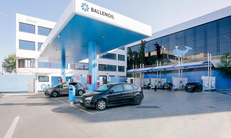 Ballenoil supera las 150 estaciones con su estreno en Extremadura, Galicia y País Vasco