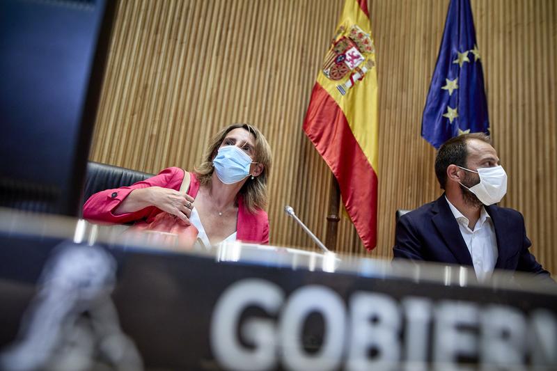 Ribera anticipa cambios en la tarifa regulada para estabilizar la factura de la luz