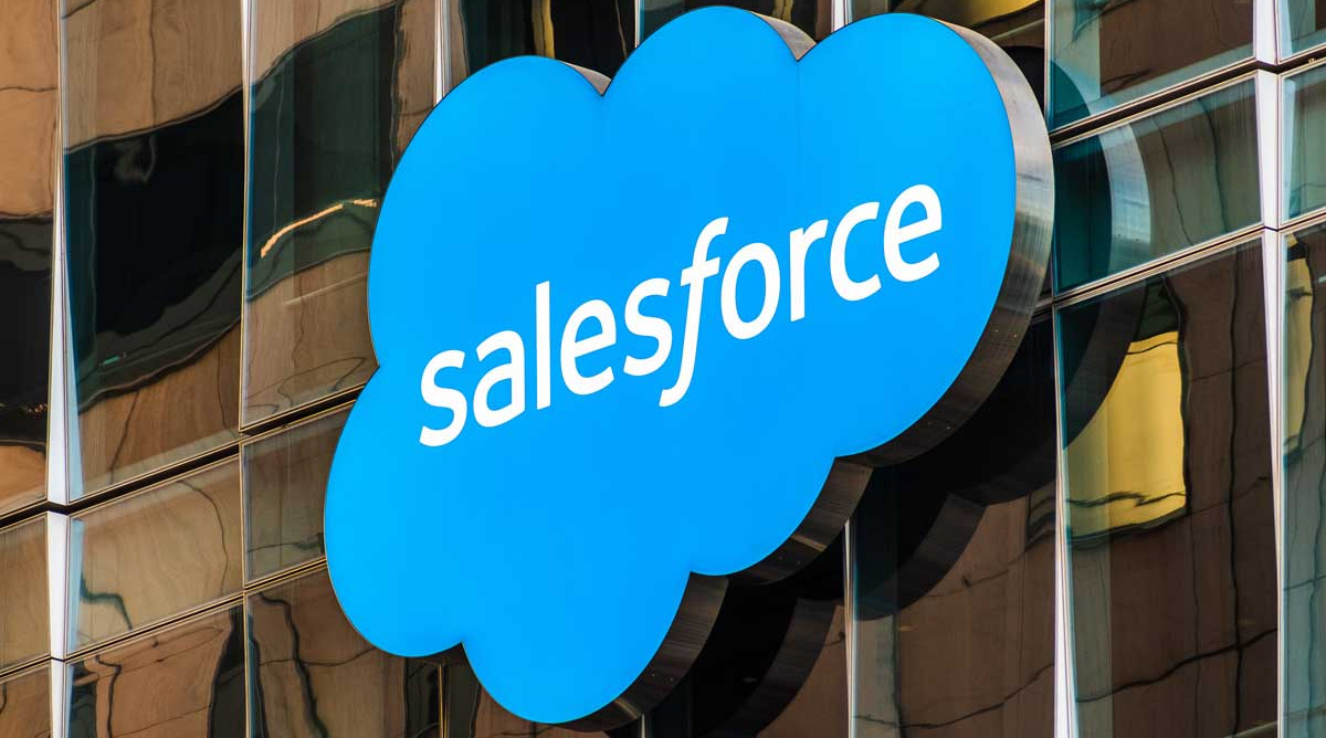 Salesforce elevó un 23% los ingresos trimestrales, pero ganó un 79% menos