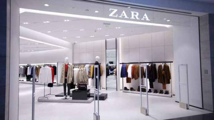Zara tiene el vestido de punto y rayas que causa sensación allá donde se ve