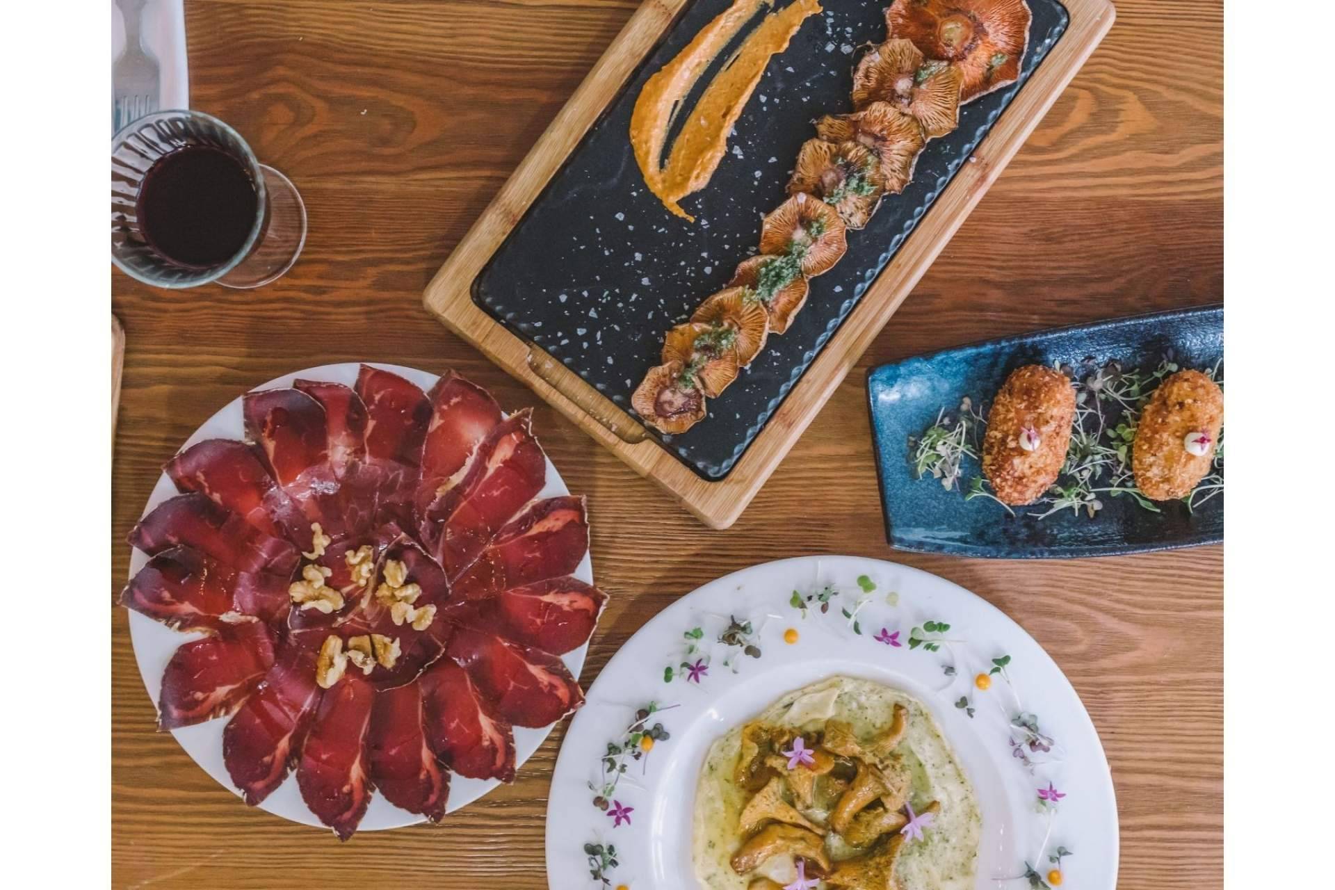 Carne y verdura a la brasa y alimentos sin gluten en Restaurante Vic Brasería