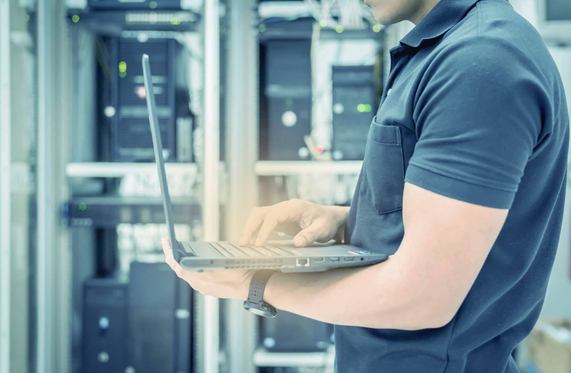Sosmatic plantea diferentes planes personalizados en su una línea de mantenimiento informático para empresas
