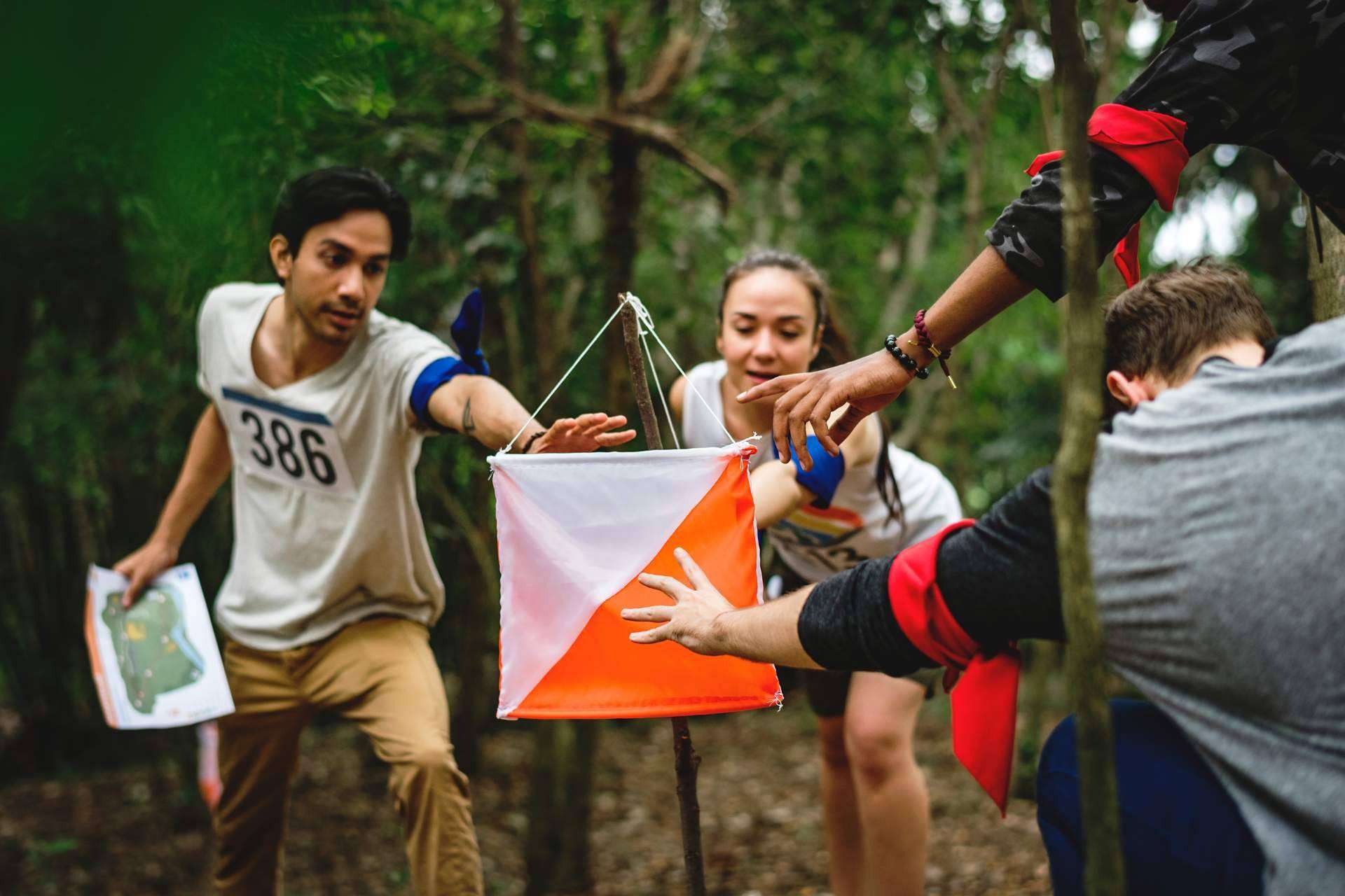 Aventurarte organiza orientación y senderismo para aprender y disfrutar