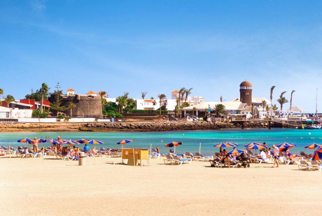 playa-castillo-costa-de-málaga