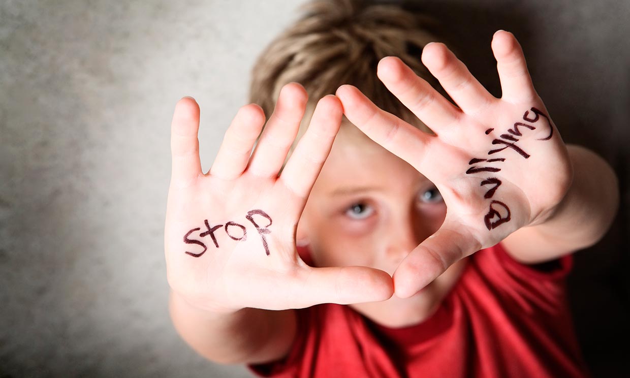 Atento a estos detalles: así puedes saber si tu hijo sufre bullying en el colegio