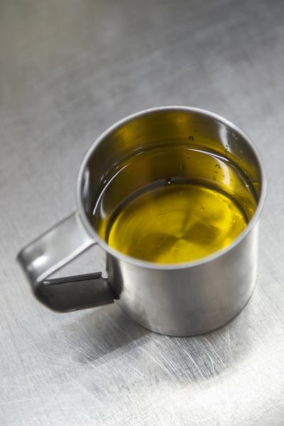 El decreto de calidad y trazabilidad del aceite de oliva prohíbe la mezcla de aceites y el ‘refrescado’