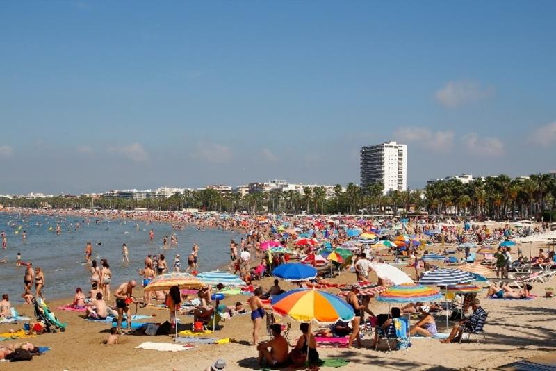 El turismo nacional salva el verano con un 15% más de reservas que en 2020
