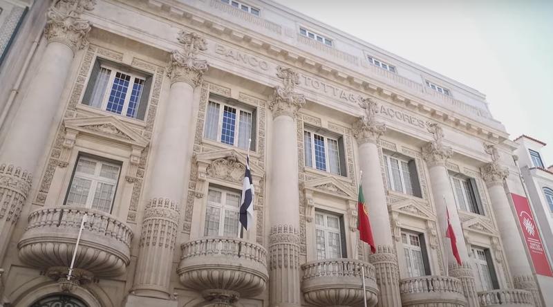 Santander negocia un ERE en Portugal para 210 empleados
