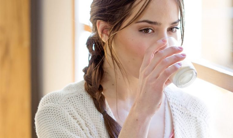 Síntomas principales por consumir leche en mal estado Leche