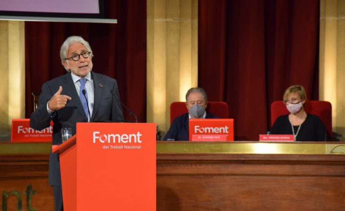 El presidente de Foment, Josep Sánchez Llibre, critica el bloqueo a la inversión de Aena en El Prat
