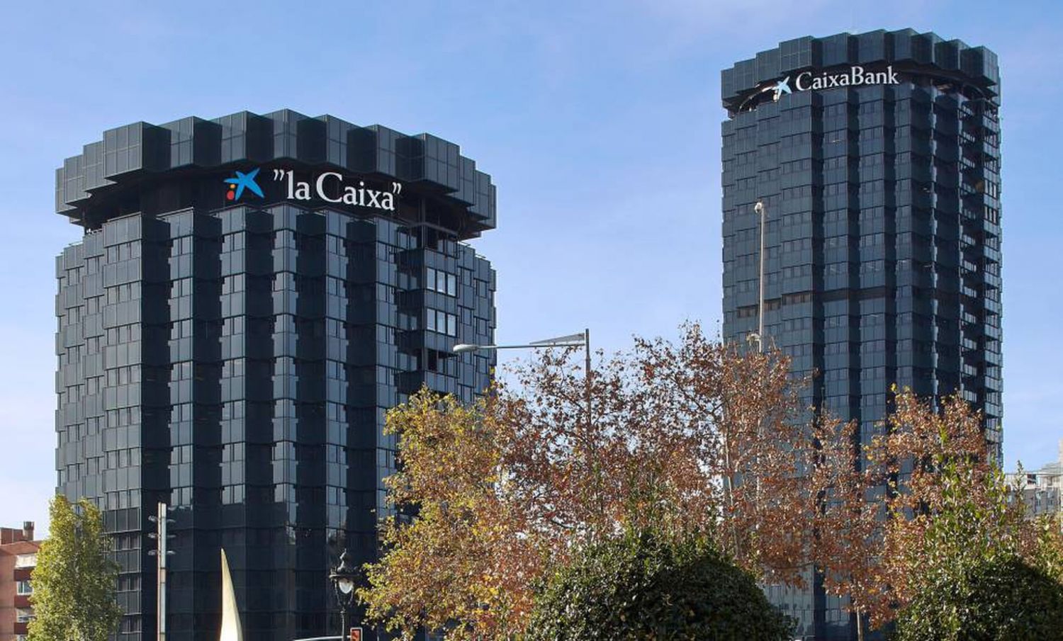 Caixa, El Corte Inglés, Telefónica y Mercadona son las empresas mejor valoradas por pymes y autónomos