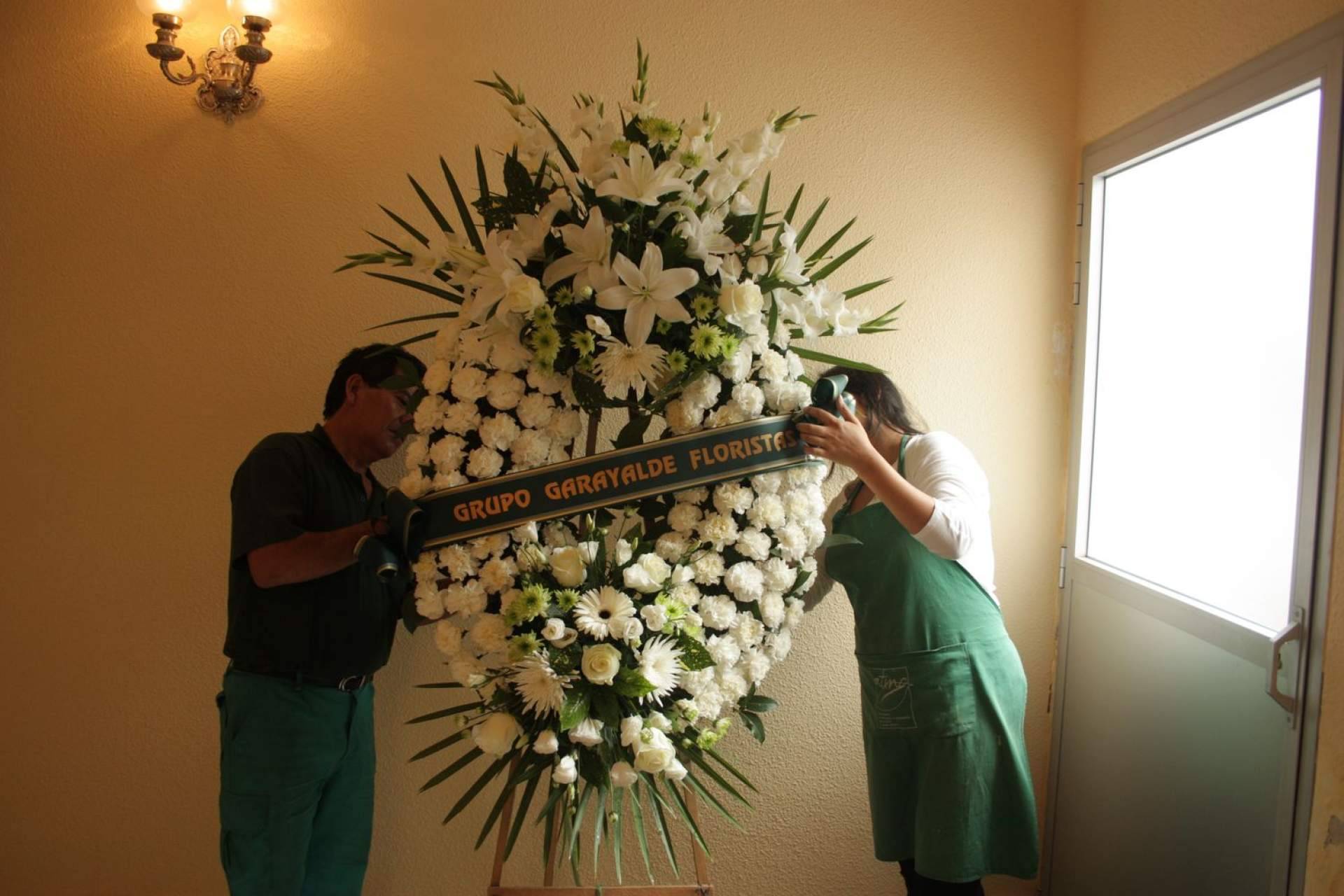 coronas de flores para los tanatorios de Madrid