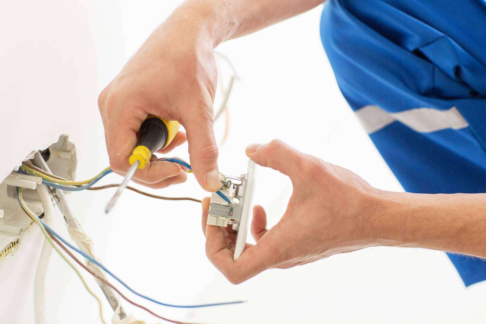 Realización de instalaciones eléctricas con Ecoluz Instalaciones
