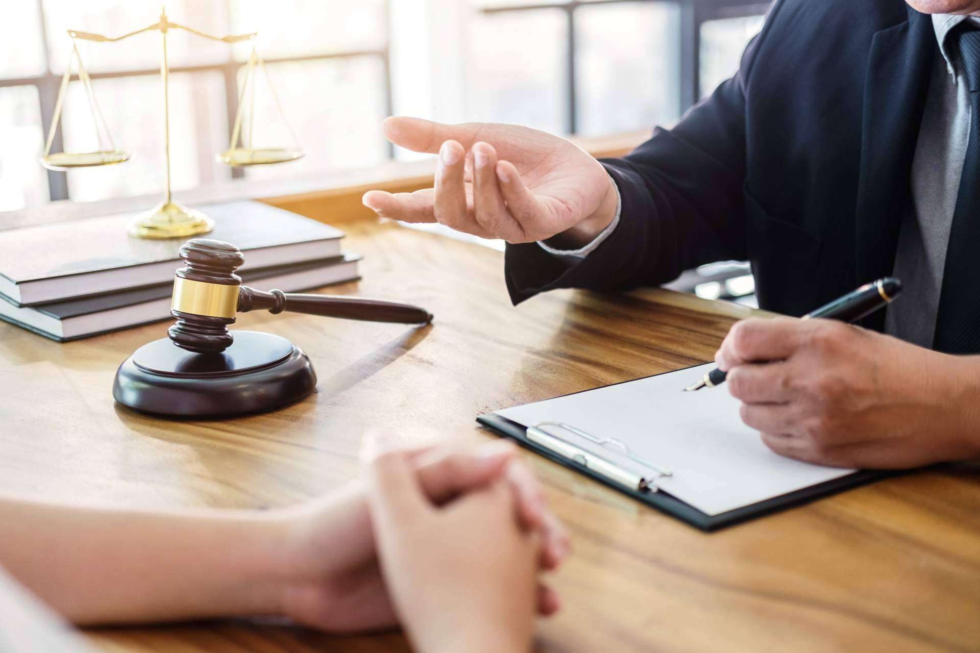 ¿Cómo reunificar o cancelar las deudas?, por la firma de abogados Iraola Advocatorum