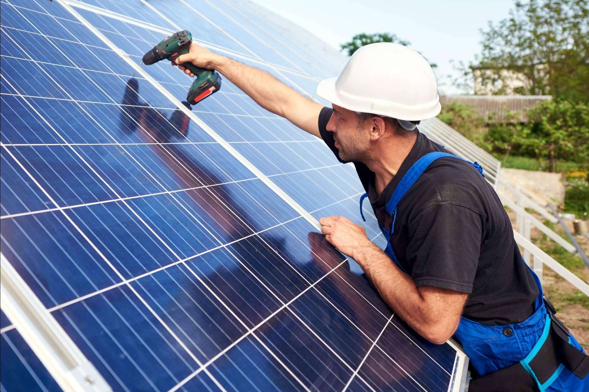 Las industrias apuestan por las placas fotovoltaicas: Ingeniería MASRED