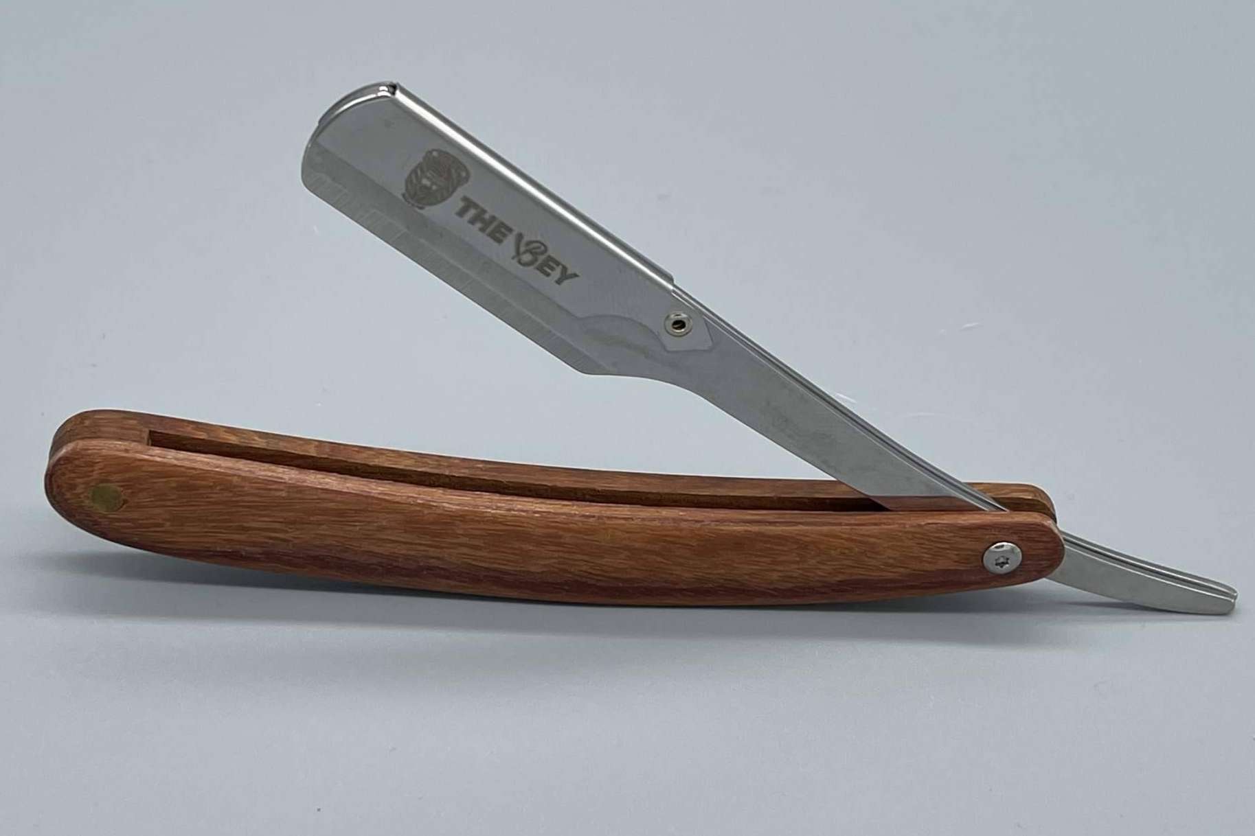 extenso catálogo de productos para hacer un buen cuidado de la barba y el cabello