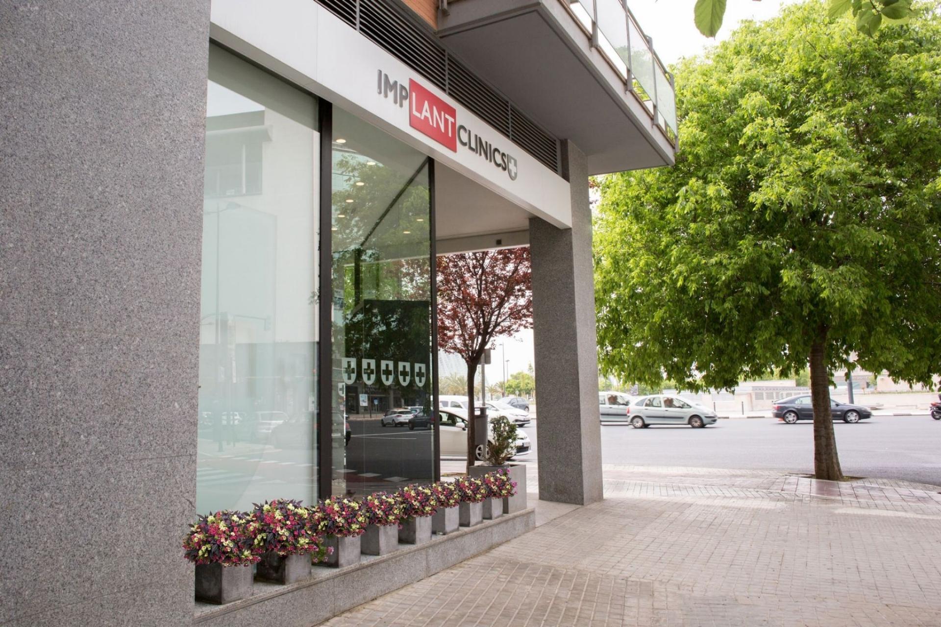 La clínica dental en Valencia Implant Clinics ofrece las técnicas más avanzadas del sector bucodental