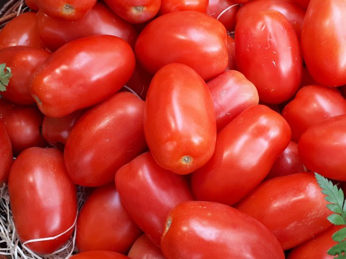 tomates de pera, hidrata piel