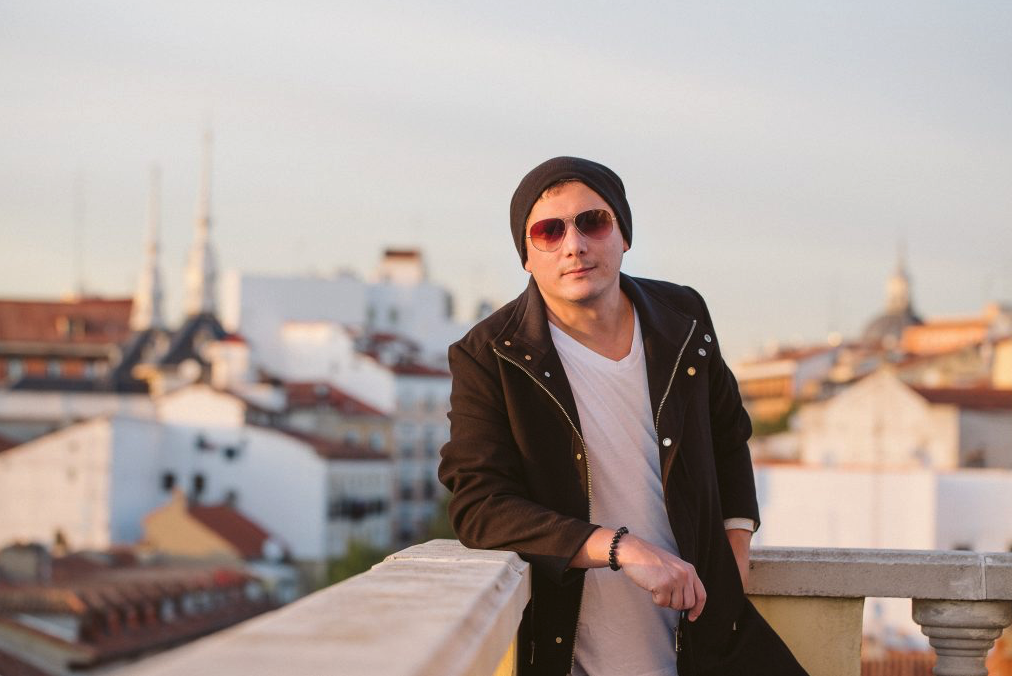 Cristian Larrosa nominado a los Hollywood Music In Media Awards con su canción ‘Un Minuto Más’