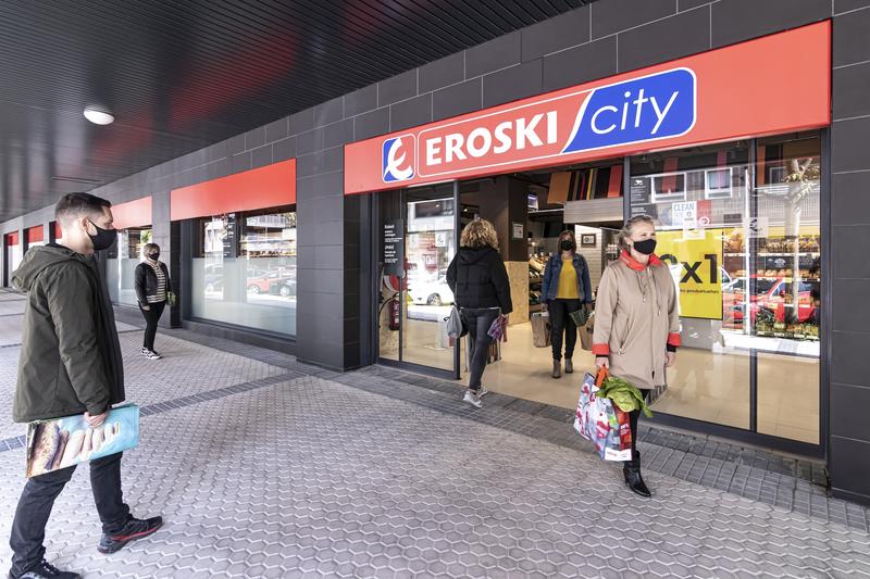 El grupo Eroski cierra el primer semestre con una caída internanual del 12,5%