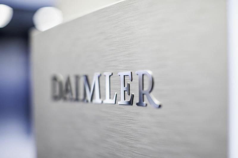 La junta de accionistas de Daimler AG aprueba la escisión de la división de camiones