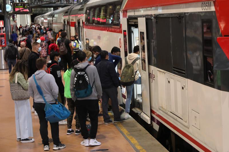 Renfe asegura que solo se está cumpliendo el 37% de los servicios mínimos