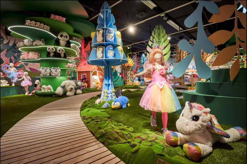 El Corte Inglés presenta su marca propia de juguetes, bajo una única marca, en un ‘showroom’ experiencial