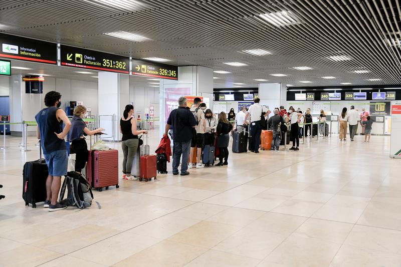 Los aeropuertos registrarán 22.000 operaciones aéreas en el ‘puente del Pilar’