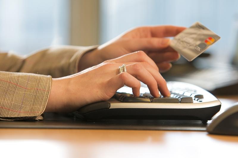 Casi el 45% de los consumidores utiliza sus monederos digitales para realizar pagos frecuentemente