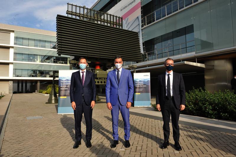 Sánchez visita Indra y muestra confianza en su capacidad para captar fondos europeos